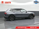 Used 2022 Volkswagen Tiguan SE image 3