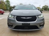 Used 2022 Chrysler Pacifica Touring-L image 2