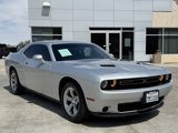 Used 2022 Dodge Challenger SXT image 2