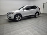 Used 2019 Nissan Rogue SV image 2