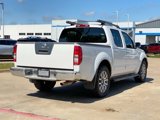 Used 2011 Nissan Frontier SL image 2