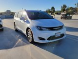 Used 2018 Chrysler Pacifica Touring-L image 2