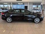 Used 2019 Ford Fusion SE image 2