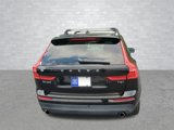 Used 2020 Volvo XC60 T6 Momentum image 3