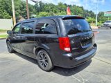 Used 2018 Dodge Grand Caravan SE image 3