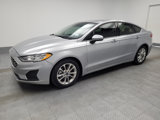 Used 2020 Ford Fusion SE image 2