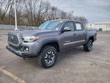 Used 2019 Toyota Tacoma TRD Off-Road w/ Technology Package image 2