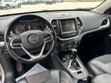 Used 2018 Jeep Cherokee Trailhawk image 2