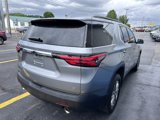 Used 2023 Chevrolet Traverse LT image 3