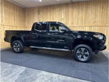 Used 2017 Toyota Tacoma Limited image 6