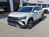 Used 2024 Volkswagen Taos SE image 4