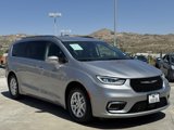 Used 2021 Chrysler Pacifica Touring-L image 2