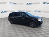 Used 2017 Dodge Grand Caravan SXT image 3
