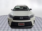 Used 2017 Toyota Highlander SE image 2