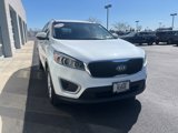 Used 2017 Kia Sorento LX w/ LX Convenience Package image 3