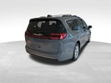Used 2023 Chrysler Pacifica Limited image 3