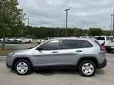 Used 2017 Jeep Cherokee Sport image 4