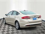 Used 2017 Ford Fusion SE image 4
