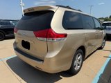 Used 2011 Toyota Sienna LE image 2