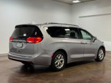 Used 2018 Chrysler Pacifica Limited image 4