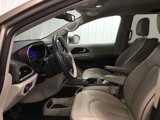 Used 2017 Chrysler Pacifica Limited w/ UConnect Theater Package image 5