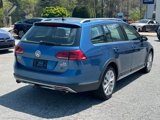 Used 2017 Volkswagen Golf Alltrack S image 3