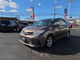 Used 2018 Toyota Sienna LE image 3