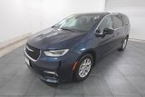 Used 2023 Chrysler Pacifica Touring-L image 4