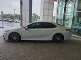 Used 2022 Toyota Camry SE image 3