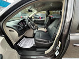 Used 2016 Chrysler Town & Country Touring image 5
