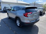 Used 2024 GMC Terrain SLE image 3