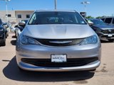 Used 2017 Chrysler Pacifica Touring image 2