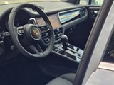 New 2025 Porsche Macan image 4