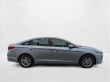 Used 2017 Hyundai Sonata SE image 2