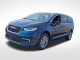 New 2025 Chrysler Pacifica Select image 3