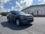 Used 2023 Jeep Compass Latitude image 2