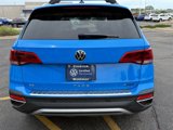 Certified 2022 Volkswagen Taos SE image 4