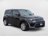 Used 2023 Kia Soul LX image 3