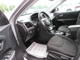 Used 2019 Jeep Cherokee Latitude w/ Cold Weather Group image 4