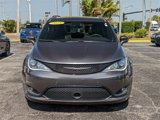 Used 2018 Chrysler Pacifica Limited w/ Advanced Safetytec Group image 2