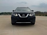 Used 2017 Nissan Rogue SV image 2
