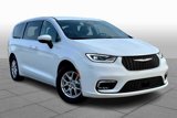 Used 2023 Chrysler Pacifica Touring-L image 2