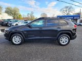 Used 2016 Jeep Cherokee Sport image 2