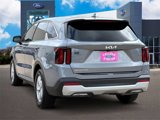 Used 2024 Kia Sorento LX image 4