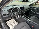 Used 2022 Nissan Altima 2.5 SV w/ SV Premium Package image 3