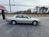Used 2003 Lincoln Town Car Executive image 2