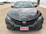 Used 2018 Toyota Camry SE image 2