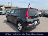 Used 2022 Kia Soul LX image 3