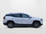 Used 2023 GMC Terrain SLT image 3