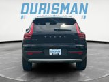 Used 2022 Volvo XC40 T5 Momentum image 5